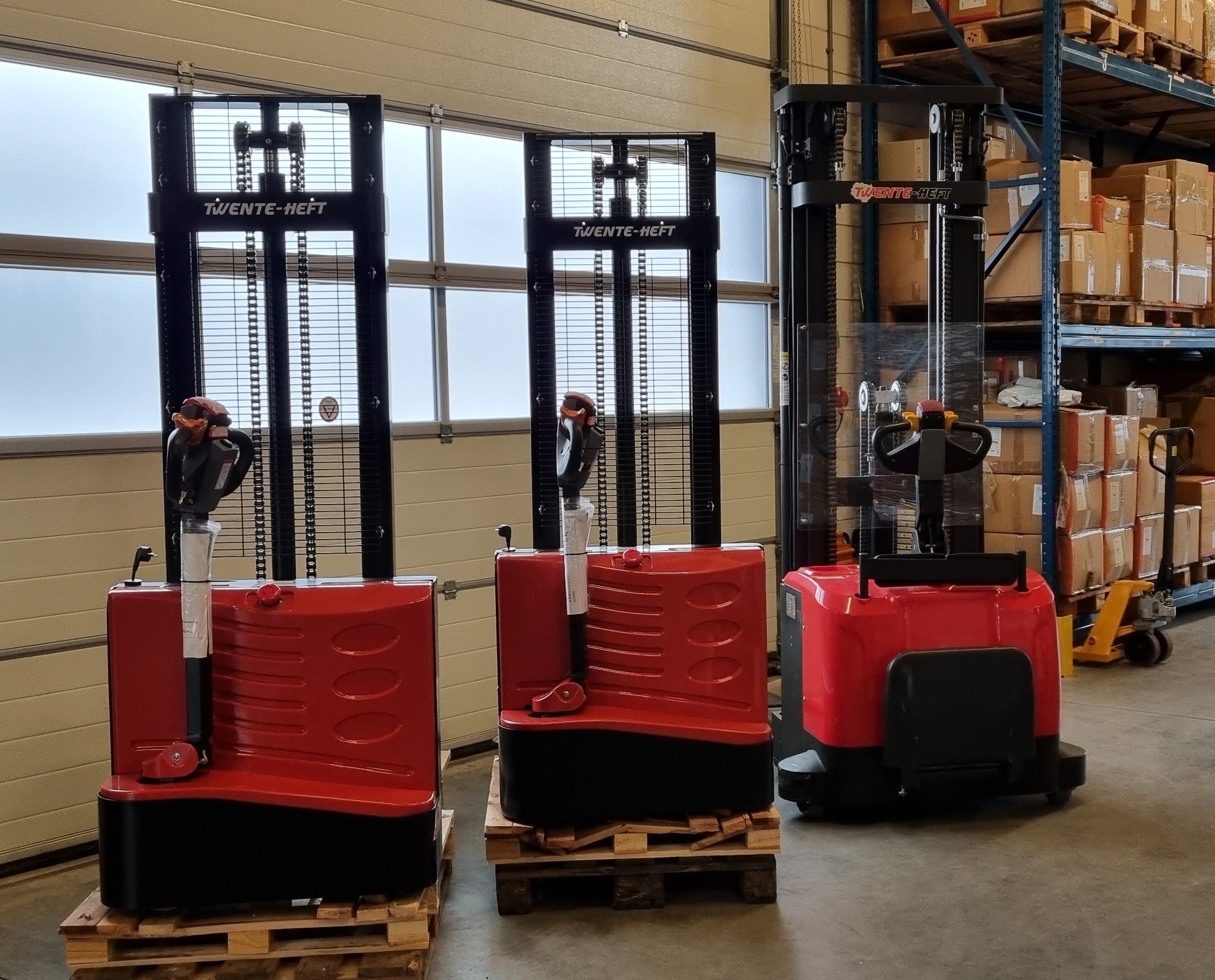 Door Toske geïmporteerde elektrische stapelaars